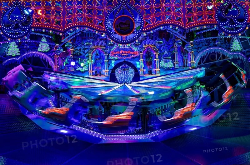 Petersburg sleigh ride, round ride, rides, motion, motion effect, neon lights, Cannstatter Wasen, funfair, spring festival, folk festival, Bad Cannstatt, Stuttgart, Baden-Württemberg, Germany, Europe