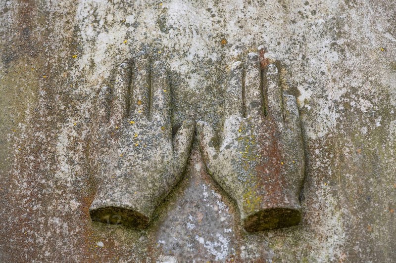 Symbol of hands on a Jewish gravestone, meaning: Lord bless and keep you, Israeli cemetery, inaugurated in 1882, Werner-von Siemens Str. 2, Würzburg, Lower Franconia, Bavaria, Germany, Europe