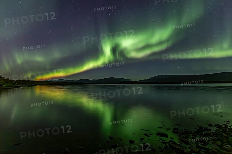 Northern lights, aurora borealis, reflection, lake, mountains, twilight, autumn, Torneträsk, Laponia, Lapland, Sweden, Europe