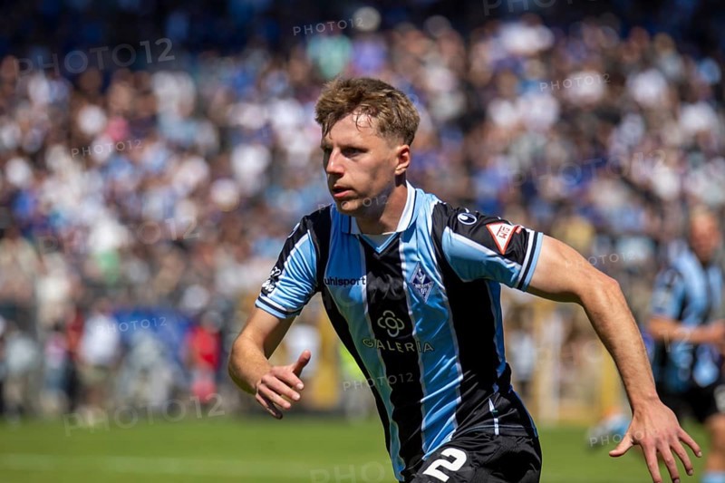 Football 3rd division, season 2024/25, matchday 37: Waldhof Mannheim vs Dynamo Dresden***Picture: Sascha Voelcke (2, Mannheim)