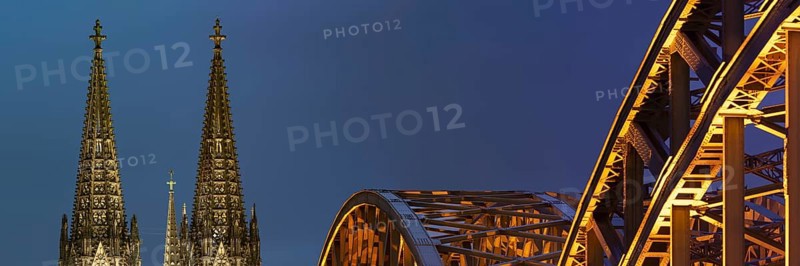 LED lights, evening mood at Cologne Cathedral, Hohenzollern Bridge, Cologne, North Rhine-Westphalia, Germany, Europe