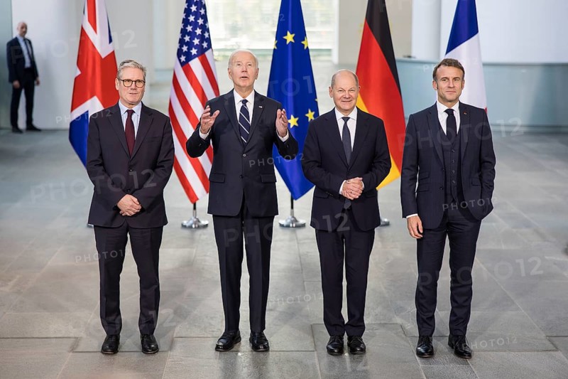 Keir Starmer (Prime Minister of the United Kingdom), Joe Biden (46th President of the United States), Olaf Scholz (Chancellor of the Federal Republic of Germany) and Emmanuel Macron (President of the French Republic) at the family photo in the Federal Chancellery, Berlin, 18 October 2024