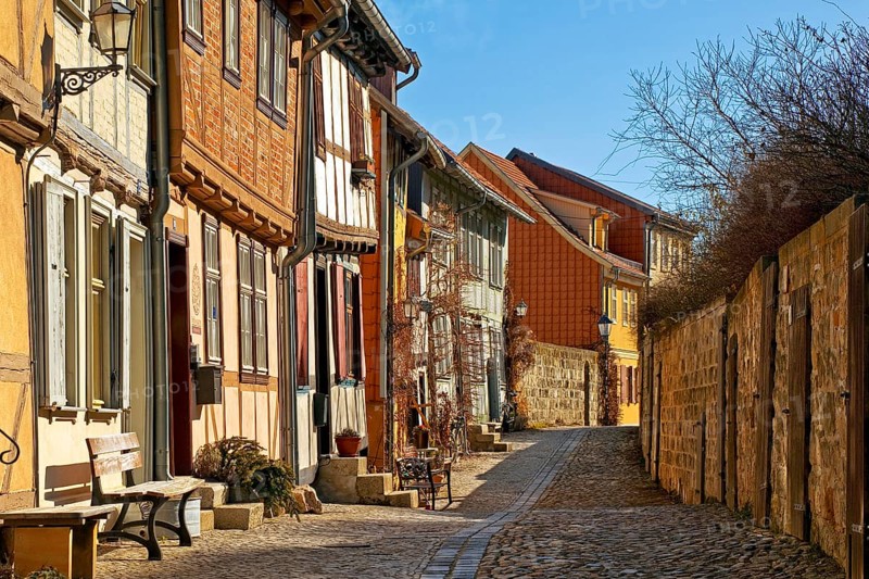 Half-timbered houses with cobblestones on the Schlossberg, Old Town of the World Heritage City of Quedlinburg, Saxony-Anhalt, Germany, Europe
