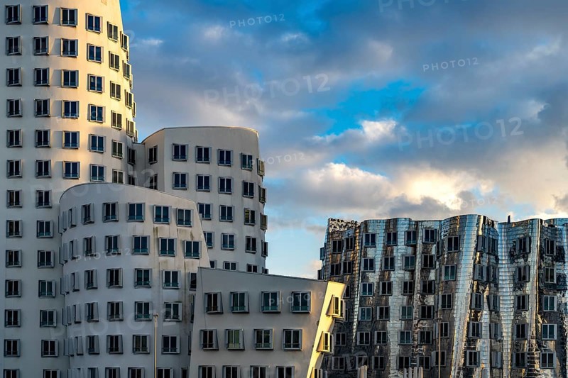 Gehry Buildings - New Customs Yard at the Media Harbour in Düsseldorf, North Rhine-Westphalia, Germany, Europe