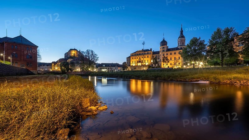 Town view with Upper Castle, Lower Castle and St Mary's Church on the River White Elster at dusk, Greiz, Thuringia, Germany, Europe