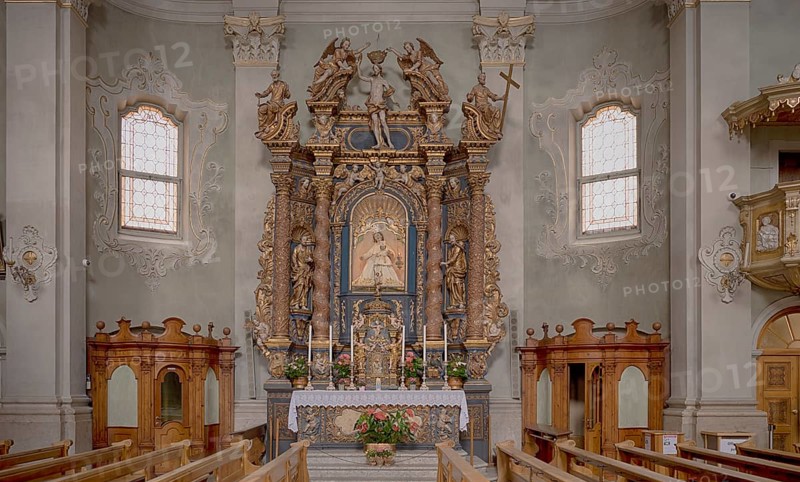 Altar of Our Lady of the Rosary, side altar, Church Basilica Parrocchiale SS. Filippo e Giacomo, Cortina d'Ampezzo, Province of Belluno, Veneto, South Tyrol, Italy, Europe
