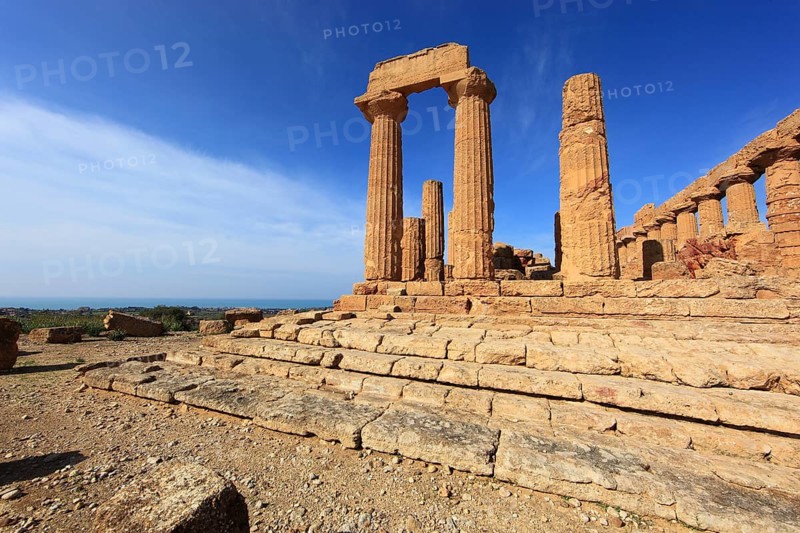 In the Parco Valle dei Templi di Agrigento, Unesco World Heritage Site, Remains of the Ancient City of Akragas in the Valley of the Temples of Agrigento, Temple of Hera Lacinia or Temple of Juno, Tempio di Giunone, Sicily, Italy, Europe