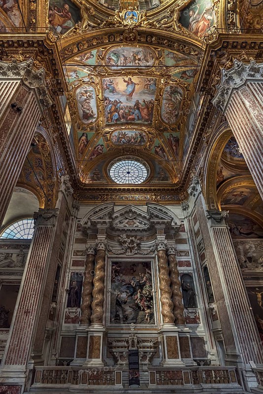 Side altar in the Basilica della Santissima Annunziata del Vastato, Piazza della Nunziata, 4, Genoa. Italy