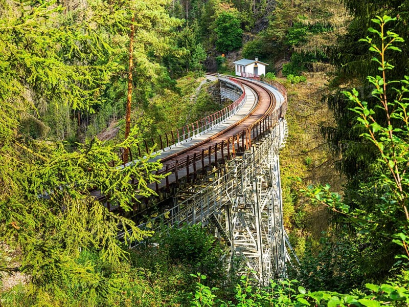 Railway bridge Ziemstal near Wysburg in the Thuringian Slate Mountains, Thuringia, Germany, Europe