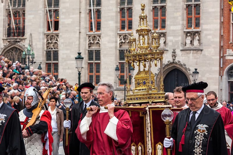 BRUGES, BELGIUM, MAY 17: Annual Procession of the Holy Blood on Ascension Day. Locals perform an historical reenactment and dramatizations of Biblical events. May 17, 2012 in Bruges (Brugge), Belgium, Europe