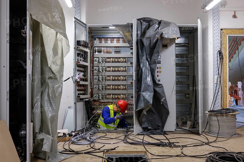 28.10.2020, Oberhausen, Ruhr area, North Rhine-Westphalia, Germany - Switchgear, electrical installation in industrial construction, new pumping station Oberhausen, Emscher conversion, new sewer Emscher AKE. 00X201028D031CARO (MODEL RELEASE: NO, PROPERTY RELEASE: NO (c) caro images / Rupert Oberhaeuser, http://www.caro-images.com, info@caro-images.com - If the photo is used for purposes other than journalism, please contact the agency - Any use of the photo is subject to a fee !)