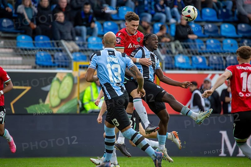 Football 3rd division, 2024/25 season, matchday 15: Waldhof Mannheim v Hannover 96 II