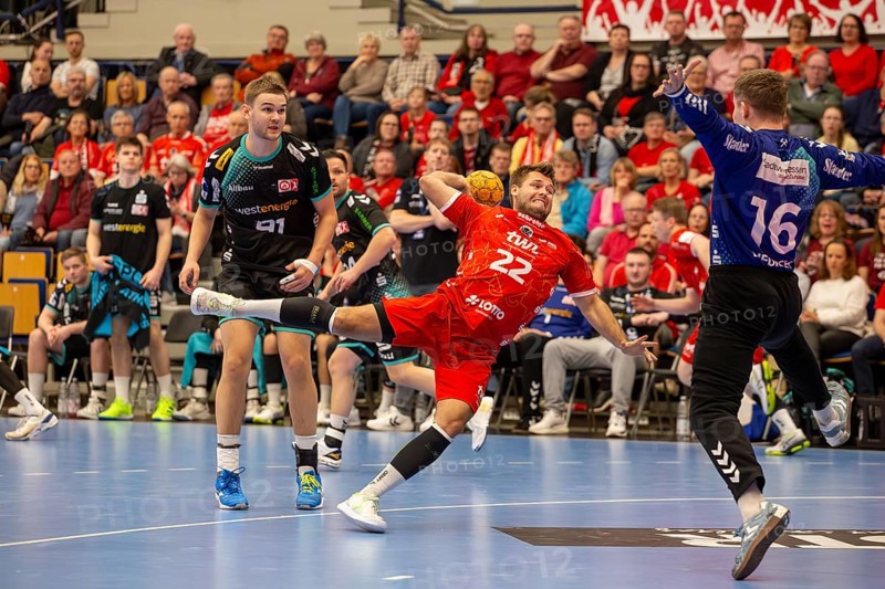 26.04.2024, 2. HBL (German Handball League), Matchday 30: Owl Ludwigshafen vs TuSEM Essen (Final score 32:37) . Kian Schwarzer (22, Owl Ludwigshafen) pulls away