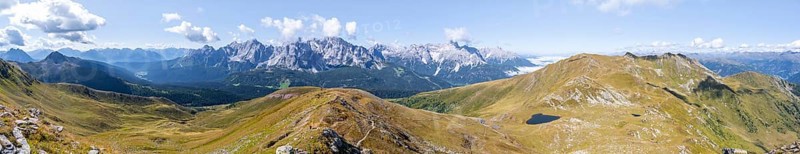 Alpine panorama, Carnic High Trail, view from the Carnic main ridge to the Sesto Dolomites, Carnic Alps, Carinthia, Austria, Europe