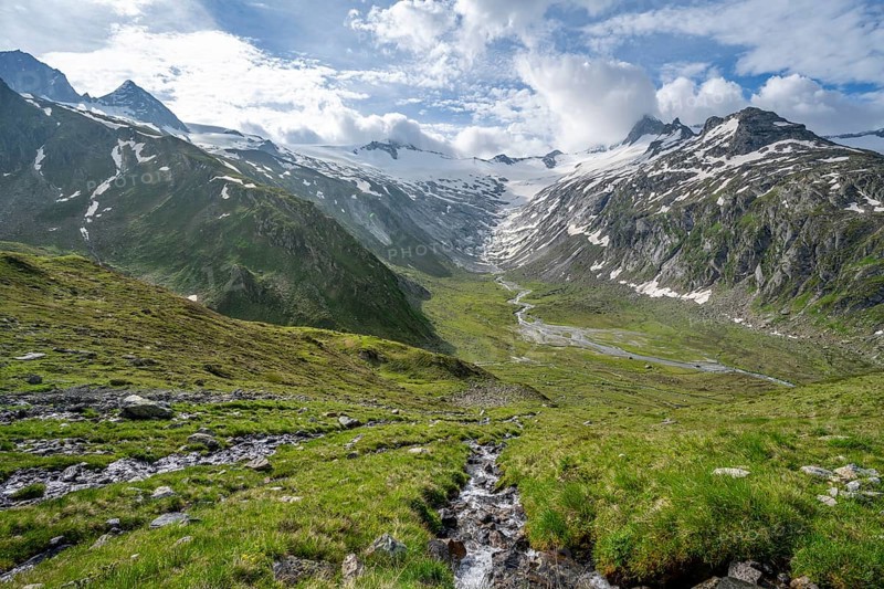 Picturesque mountain landscape, mountain summit with snow and glacier Schwarzensteinkees, summit Großer Mörchner and Schwarzenstein, valley Zemmgrund with Zemmbach, Berliner Höhenweg, Zillertal Alps, Tyrol, Austria, Europe