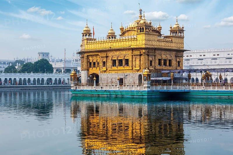 Sikh gurdwara Golden Temple (Harmandir Sahib) . Holy place of Sikihism. Amritsar, Punjab, India, Asia