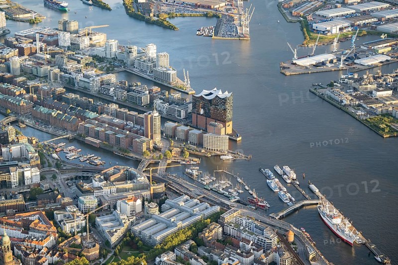 Aerial view of Hamburg harbour with Elbe, Elbphilharmonie, Speicherstadt, Hafen City, Landungsbrücken, Hamburg, Germany, Europe
