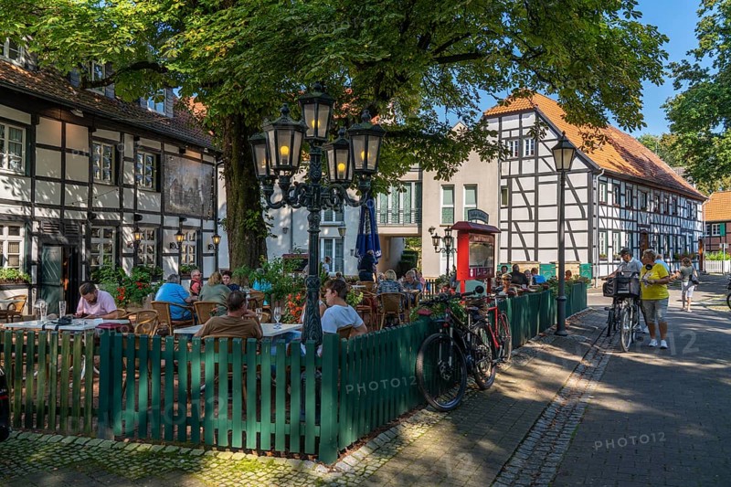 Old village of Westerholt, listed district of Herten Westerholt, over 60 old, well-renovated half-timbered houses form a historic village centre, Alt Westerholt restaurant, beer garden, Herten, North Rhine-Westphalia, Germany, Europe