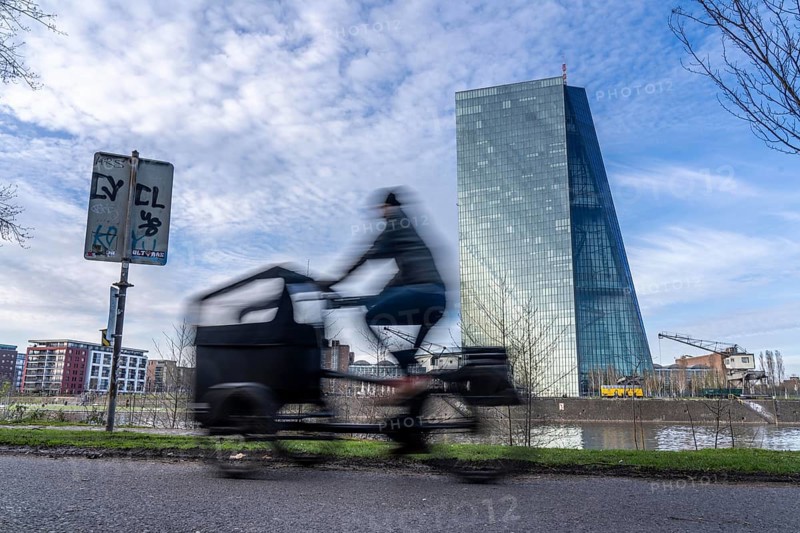 Building of the European Central Bank, ECB, cycle path on the Main in Frankfurt, Hesse, Germany, Europe