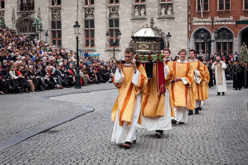 BRUGES, BELGIUM, MAY 17: Annual Procession of the Holy Blood on Ascension Day. Locals perform an historical reenactment and dramatizations of Biblical events. May 17, 2012 in Bruges (Brugge), Belgium, Europe