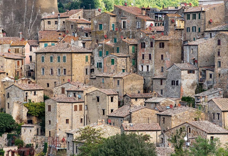 Medieval houses, Sorano, Tuscany, Italy, Europe