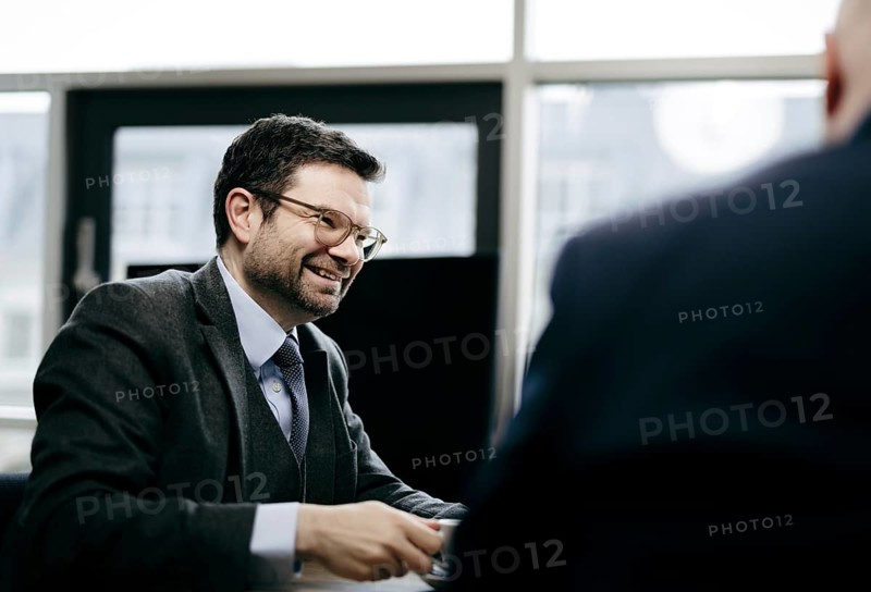 Marco Buschmann (FDP), Bundesminister der Justiz, aufgenommen im Rahmen eines Interview fue NBR in Berlin, 12.12.2023