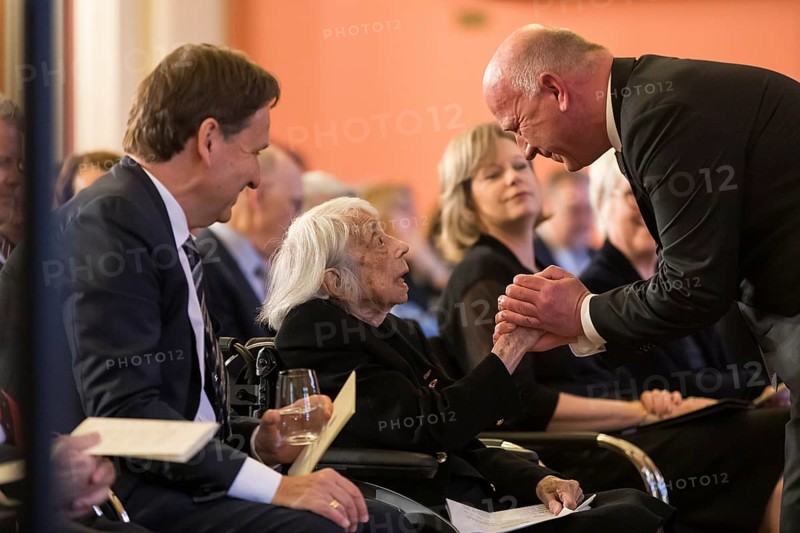 Margot Friedländer (Holocaust survivor and honorary citizen of the city of Berlin) is greeted by Kai Wegner (Governing Mayor of Berlin) at the commemorative event of the Senate and Berlin House of Representatives on the 80th anniversary of the end of the Second World War, Berlin, 07.05.2025