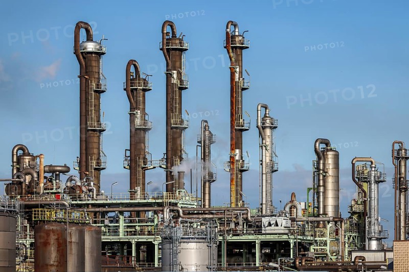 Oberhausen, North Rhine-Westphalia, Germany, industrial plant in the chemical park, OQ Chemicals plant Ruhrchemie. OQ Chemicals (formerly OXEA) is a global manufacturer of oxo intermediates and oxo derivatives such as alcohols, polyols, carboxylic acids, speciality esters and amines. Site partners at the Oberhausen plant are the companies Air Liquide, Clariant, JM Johnson Matthey, Versalis, Celanes and Topas, Europe
