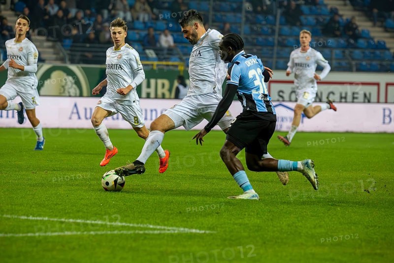 Football 3rd division, 2024/25 season, matchday 12: Waldhof Mannheim vs SV Wehen-Wiesbaden