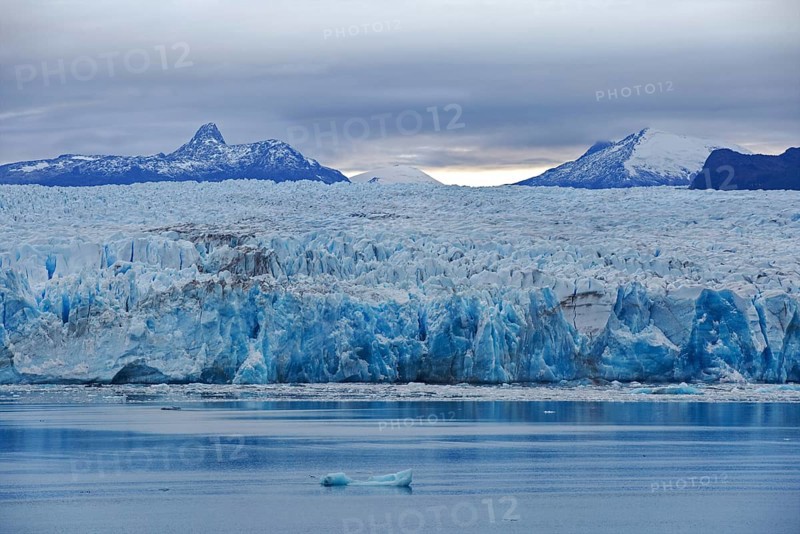 The Brüggen Glacier, with a length of around 66 kilometres, is the longest glacier in the southern hemisphere outside Antarctica, Chile, South America