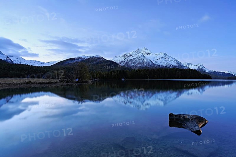 Morning atmosphere at Lake Sils behind Piz da la Margna, Sils, Engadin, Canton Graubünden, Switzerland, Europe