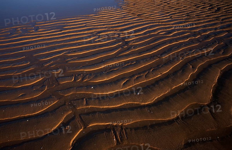 Sand ripples, wavy lines in the sand, structure, sandy beach, Meia Praia beach, Lagos, Atlantic Ocean, evening light, Algarve, Portugal, Europe