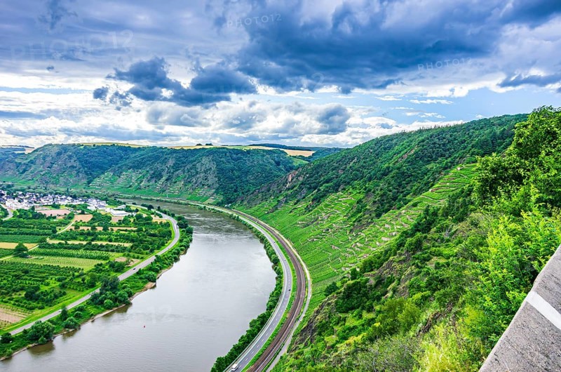 View over the Moselle and the Moselle valley near Winningen, Rhineland-Palatinate, Germany, Europe