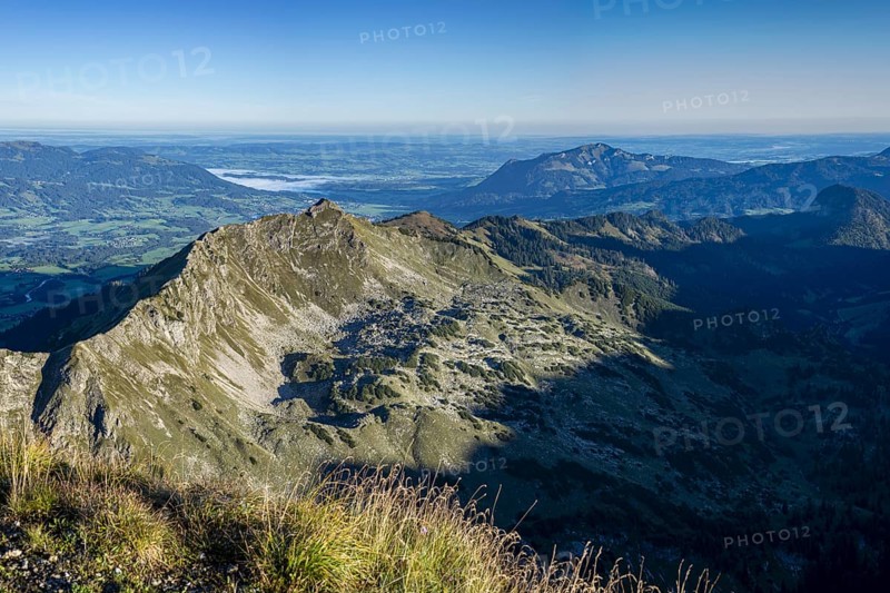 Panorama from the Nebelhorn, 2224m, to the Entschenkopf, 2043m and the Grünten, 1783m, Allgäu Alps, Allgäu, Bavaria, Germany, Europe