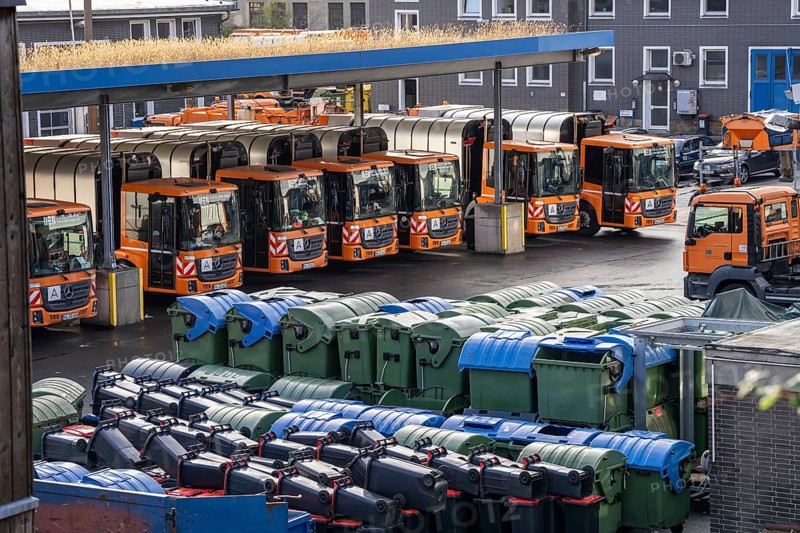Hagener Entsorgunsbetriebe depot, refuse lorry, various refuse bins, containers, North Rhine-Westphalia, Germany, Europe