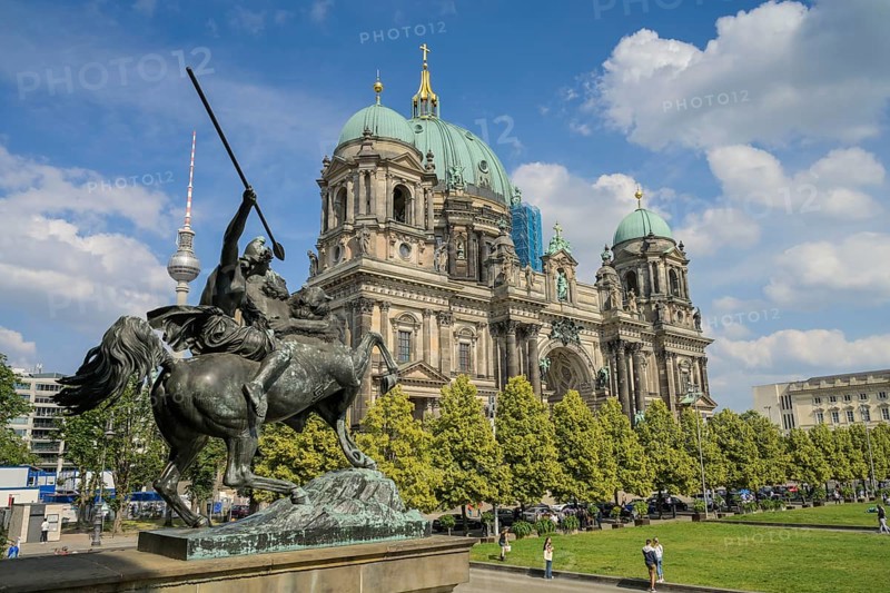 Amazon on horseback, Berlin Cathedral, Lustgarten, Mitte, Berlin, Germany, Europe