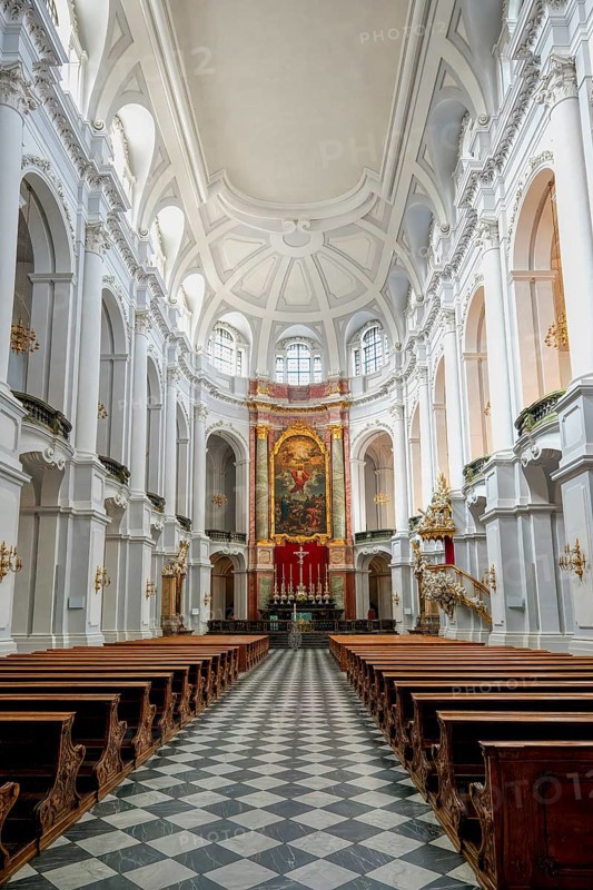 Dresden Cathedral or Cathedral of the Holy Trinity, Catholic Church of the Royal Court of Saxony, Central nave and ceiling, Dresden, Saxony, Germany, Europe