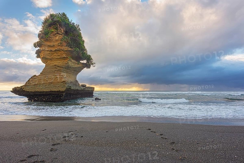 Rock formation shaped like a boot, Punakaiki, Paparoa National Park, South Island, New Zealand, Oceania