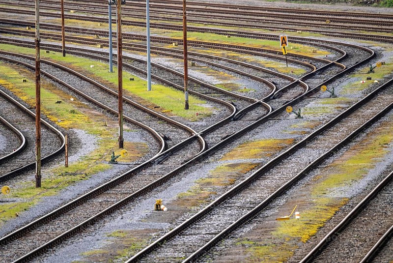 Track systems, shunting tracks, sidings, branches, the Mülheim-Styrum marshalling yard, on the railway line between Mülheim an der Ruhr and Duisburg, railway line, for local and long-distance traffic, freight traffic, North Rhine-Westphalia, Germany, Europe