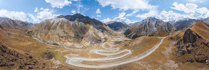 Mountain landscape with serpentines, mountain pass to Kumtor, Tien Shan, Yssykköl region, Kyrgyzstan, Asia