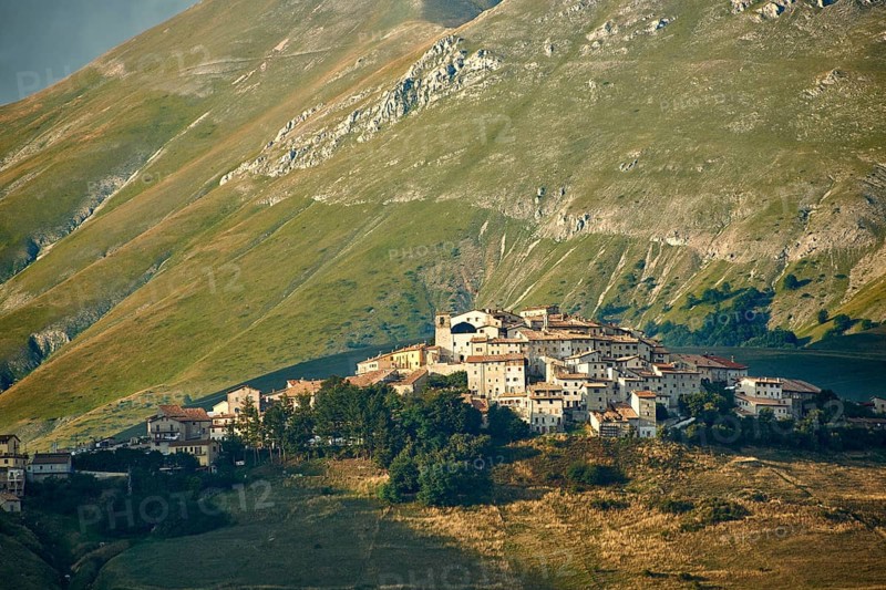 The hill town of Castelluccio di Norcia, Parco Nazionale dei Monti Sibillini, Apennine Mountains, Umbria, Italy, Europe
