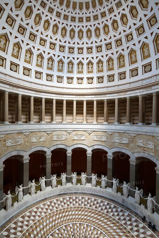 Interior, hall and dome with a total of 34 angels, goddesses of victory 3, 3 metres high, monument Befreiungshalle Kehlheim, round hall with dome, 45 m high, 29 m diameter, classicism, built 1842 to 1863 by Friedrich von Gärtner and Leo von Klenze, Michelsberg, Kelheim, Lower Bavaria, Bavaria, Germany, Europe