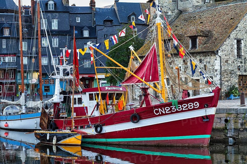 Decorated fishing boat Little China, harbour basin in the old town, Honfleur in the evening, Département Calvados, Basse-Normandie, France, Europe
