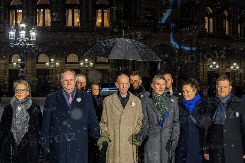 On 13 and 14 February 1945, Dresden was heavily destroyed in three Allied bombing raids. Every year, the people of Dresden commemorate this event at various events. A long human chain symbolises the protection of the city centre. TUD Rector Ursula Staudinger, Dresden's Lord Mayor Dirk Hilbert, Prince Edward Duke of Kent, Saxony's Prime Minister Michael Kretschmer and others at the human chain on 13 February on Theaterplatz in Dresden, Dresden, Saxony, Germany, Europe