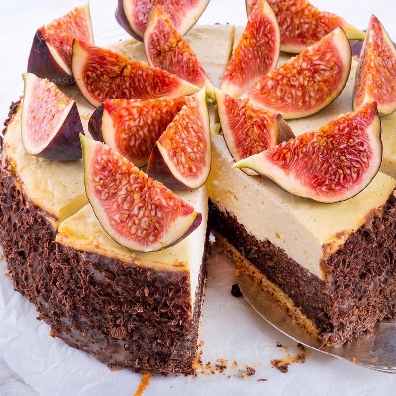 With figs poppy seed cheesecake