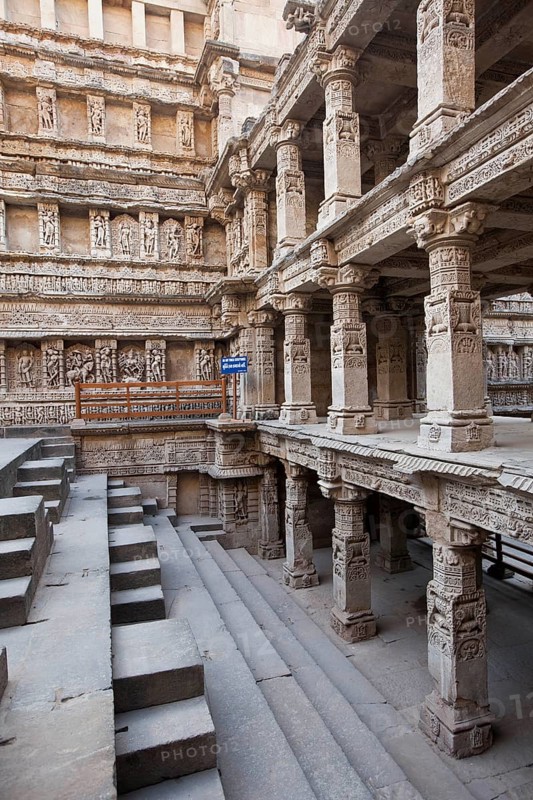 Sculptures, rani ki vav, patan, gujarat, india, asia