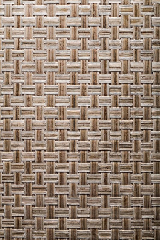 Wicker crisscross place matting vertical version