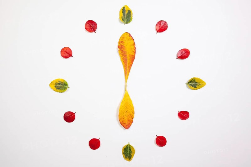 Autumn Time - Clock of autumn leafs