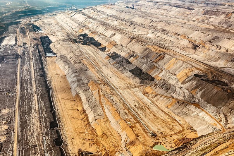 The Hambach opencast mine is the largest opencast mine operated by RWE Power AG in North Rhine-Westphalia. The municipalities of Niederzier, Düren district, and Elsdorf are affected