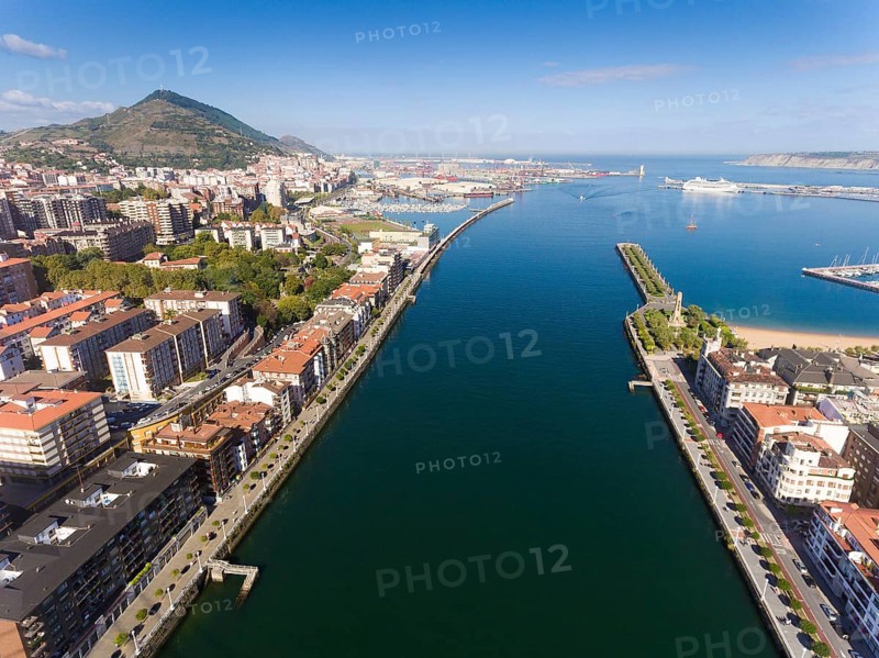 Estuary of the nervion, Getxo, Bizkaia, Basque Country, Spain, Europe